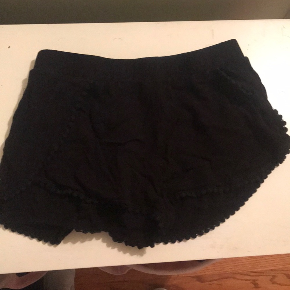 black flowy shorts